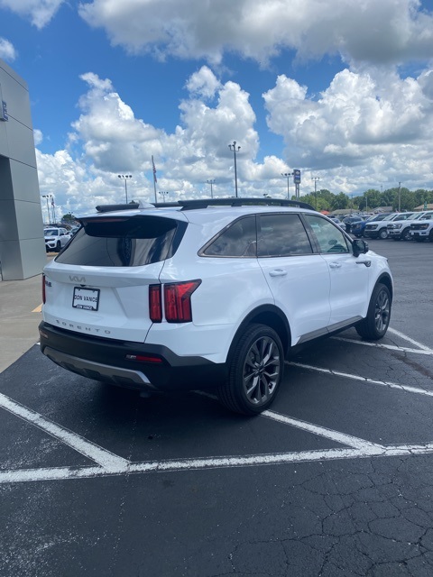 2022 Kia Sorento X-Line SX Prestige photo 4