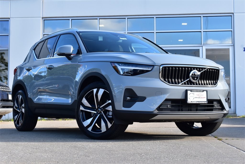 2025 Volvo XC40 Plus's photo