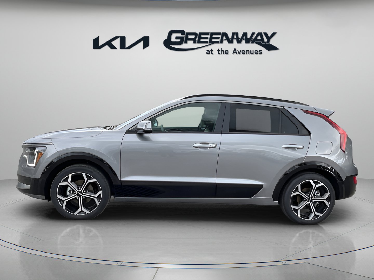 2025 Kia Niro EX Touring photo 2