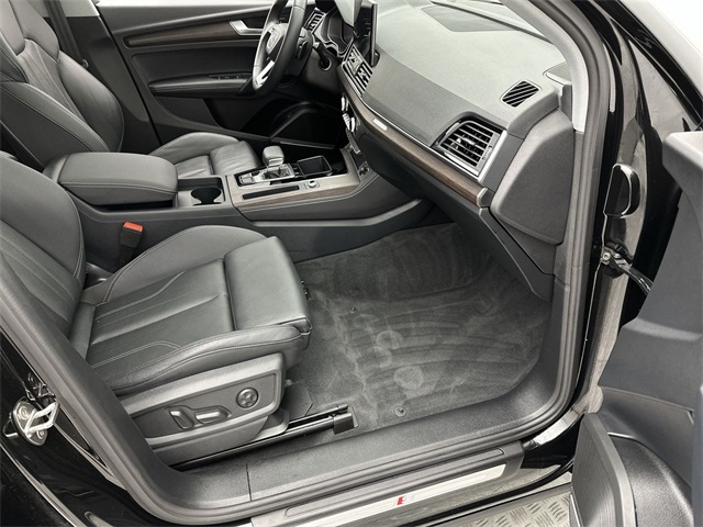 2025 Audi Q5 45 S line Premium Plus photo 16