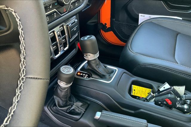2025 Jeep Wrangler Sahara photo 8