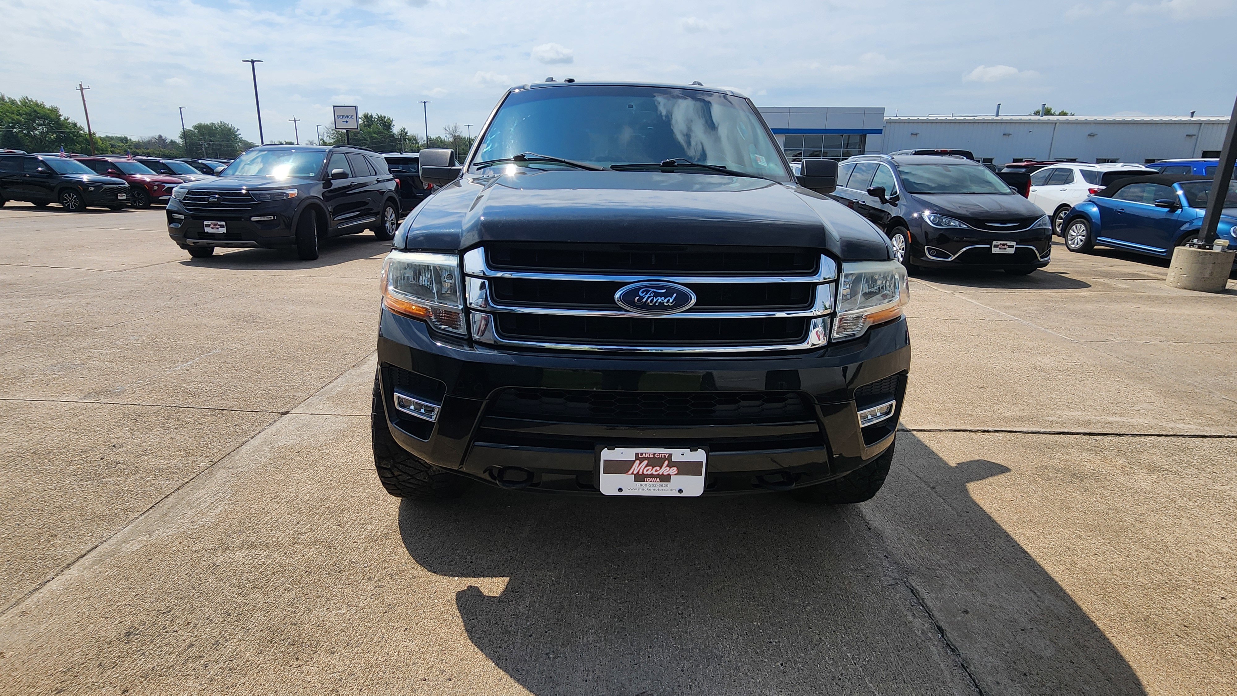 Used 2015 Ford Expedition XLT with VIN 1FMJU1JT1FEF20979 for sale in Lake City, IA