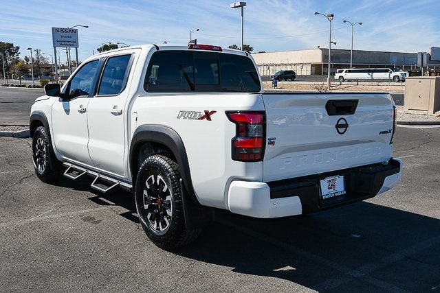 2023 Nissan Frontier PRO-4X photo 3