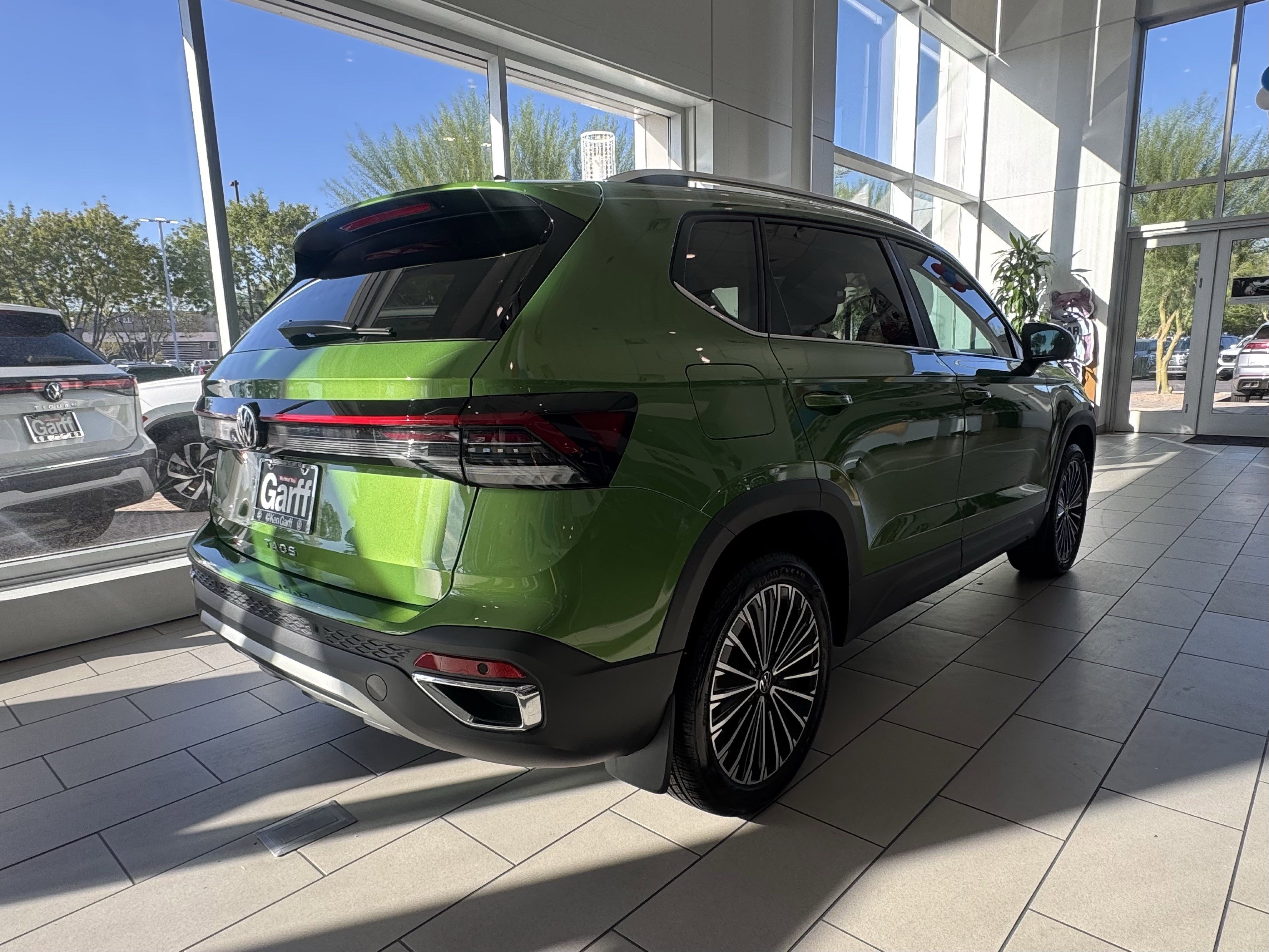 2025 Volkswagen Taos SE photo 3