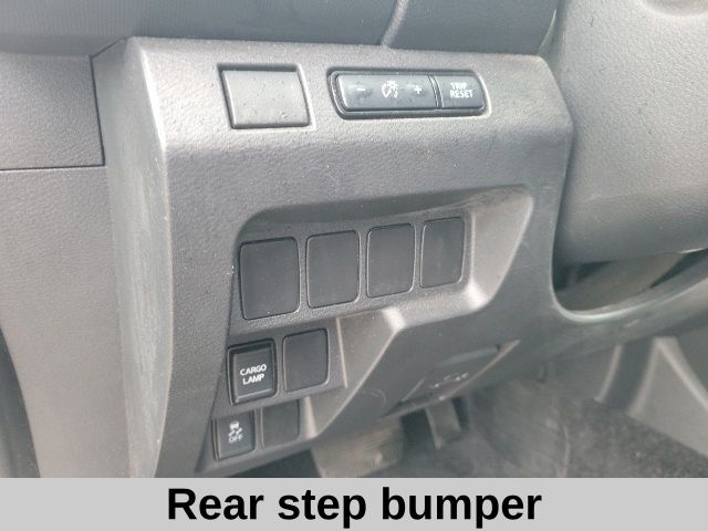 2023 Nissan Frontier SV photo 3