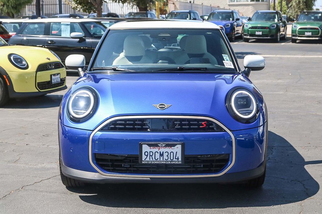2025 Mini Cooper Hardtop S photo 2