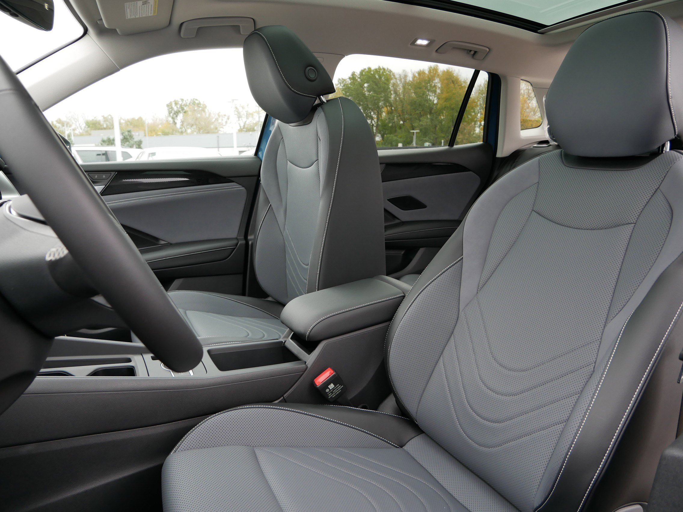 2026 Volkswagen Tiguan SE photo 4