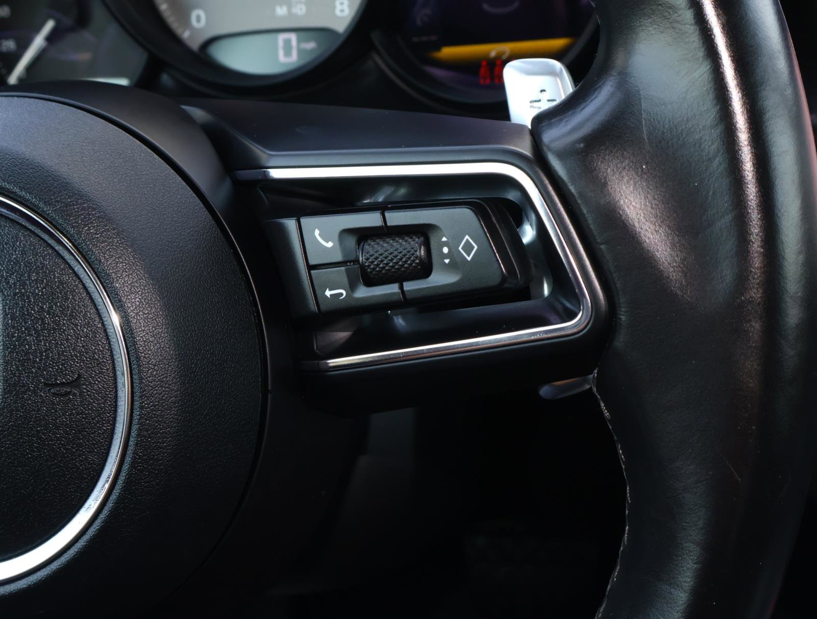 2023 Porsche Macan S photo 24