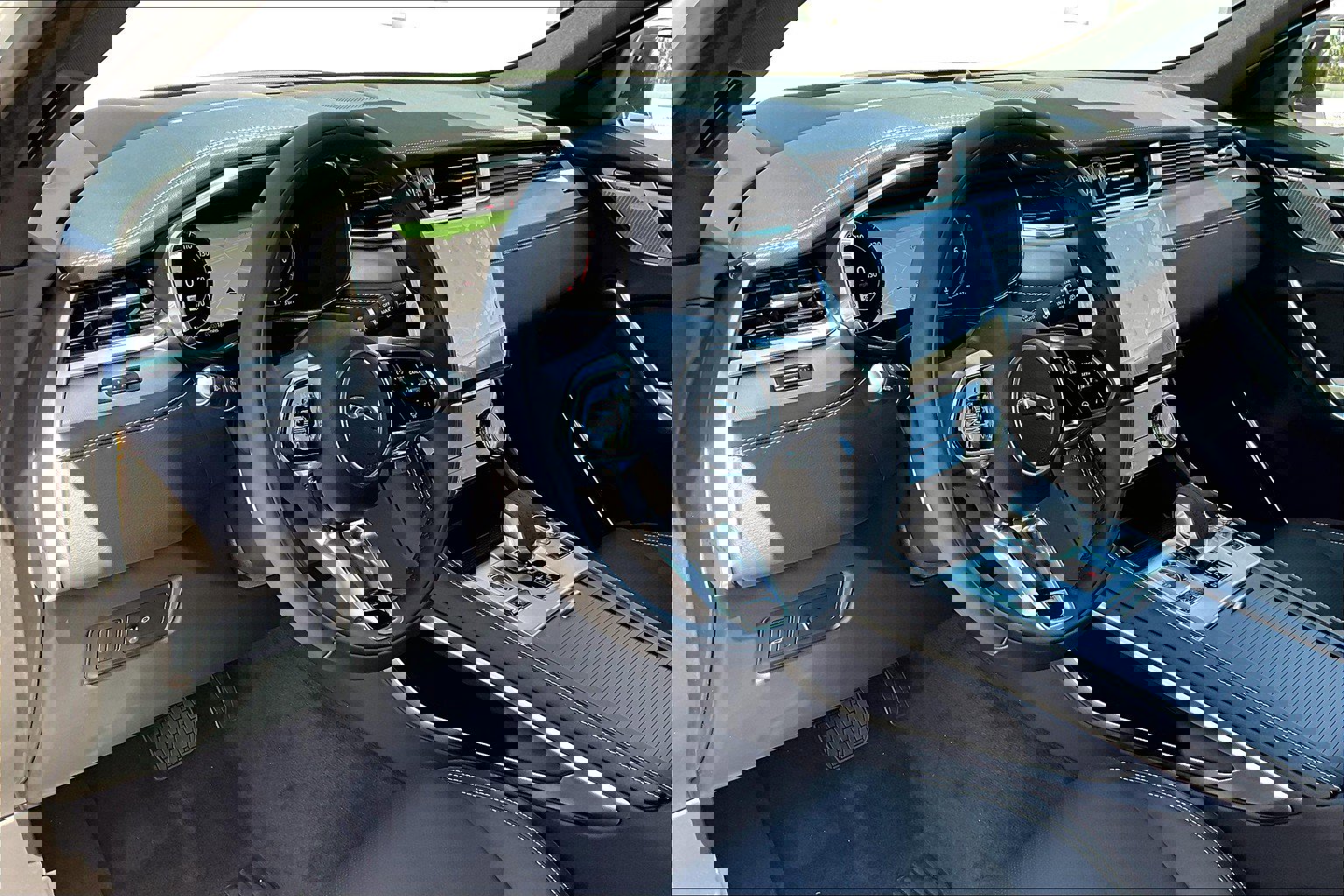 2026 Jaguar F-PACE P250 R-Dynamic S photo 4