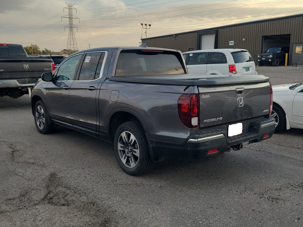 2017 Honda Ridgeline RTL-T photo 3