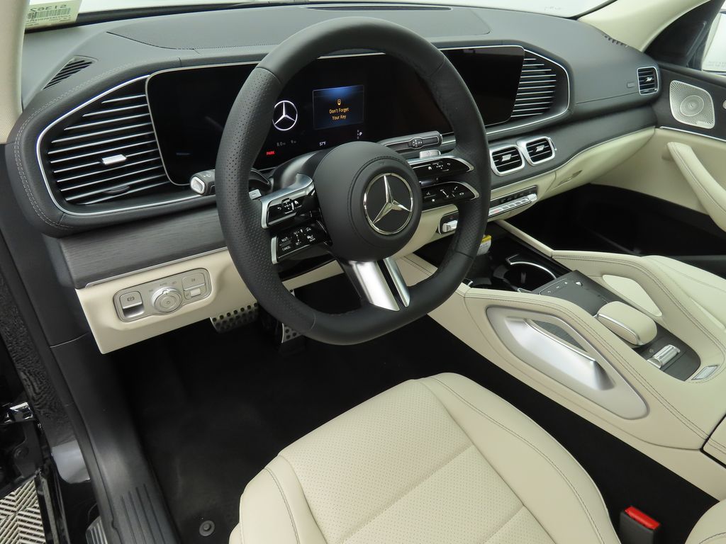 2025 Mercedes Benz GLS 450 4MATIC photo 8