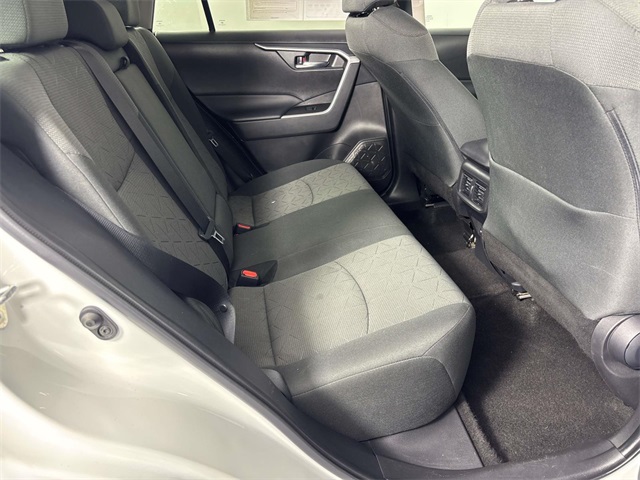 2022 Toyota RAV4 XLE photo 8