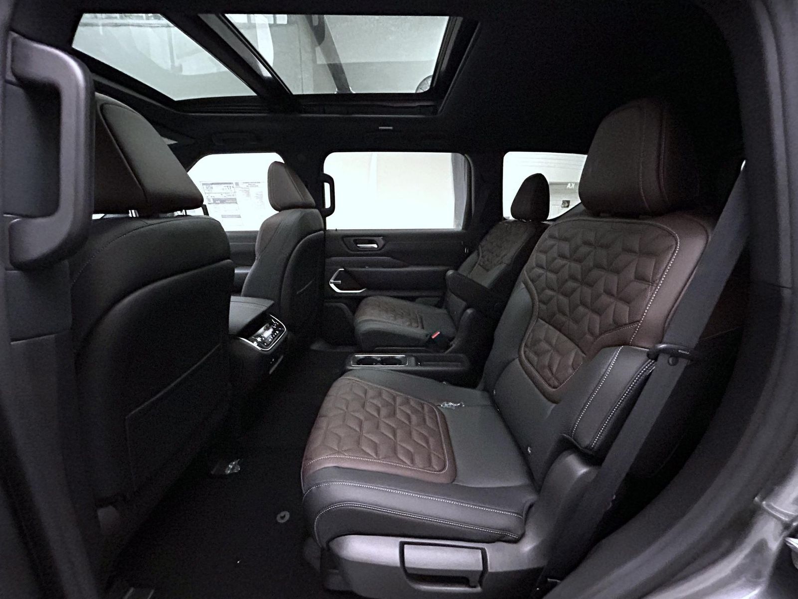2026 Nissan Armada Platinum photo 10