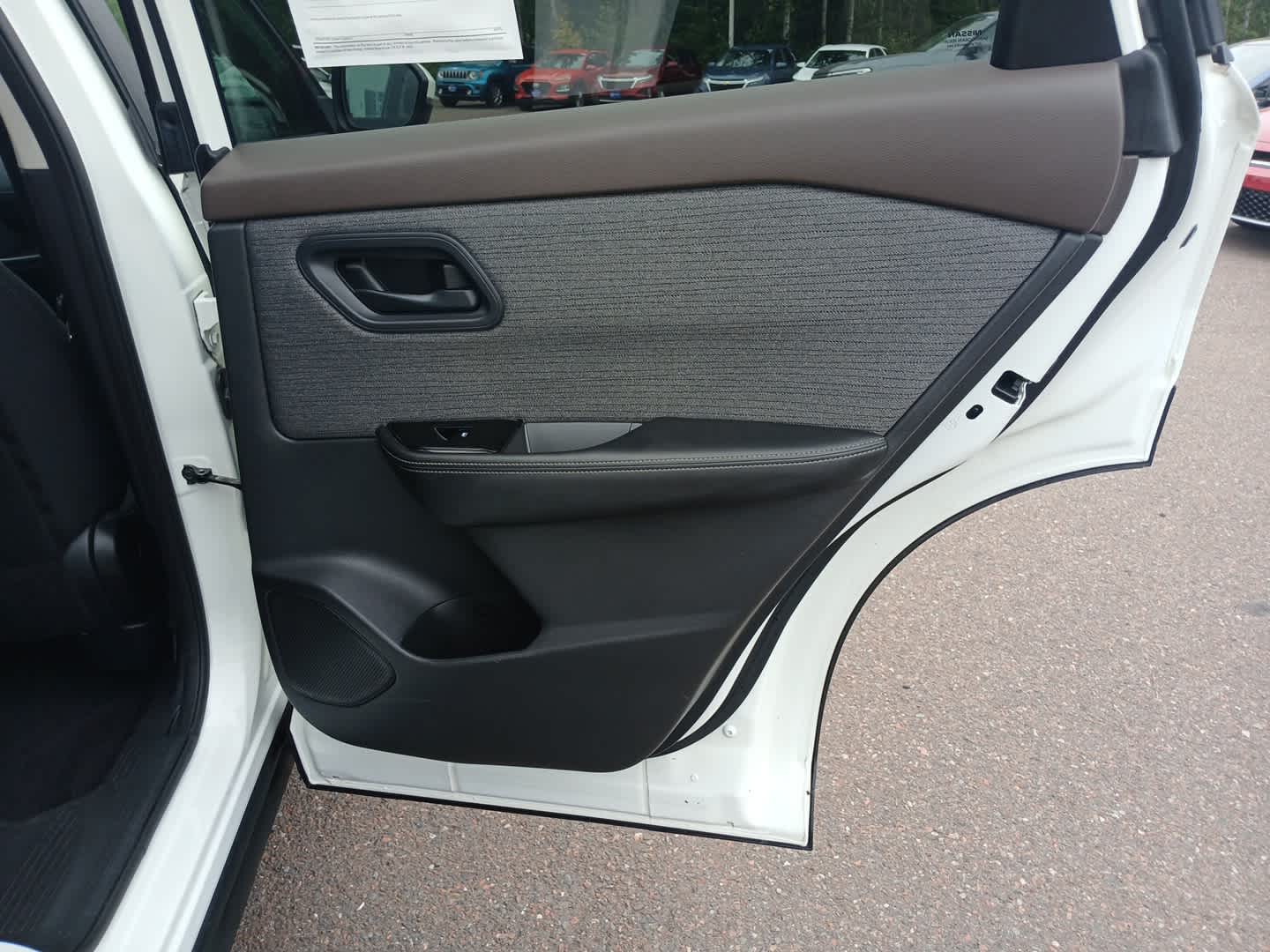 2022 Nissan Rogue S photo 30