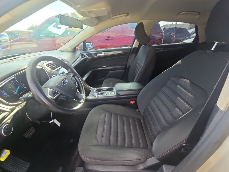 2017 Ford Fusion SE photo 22
