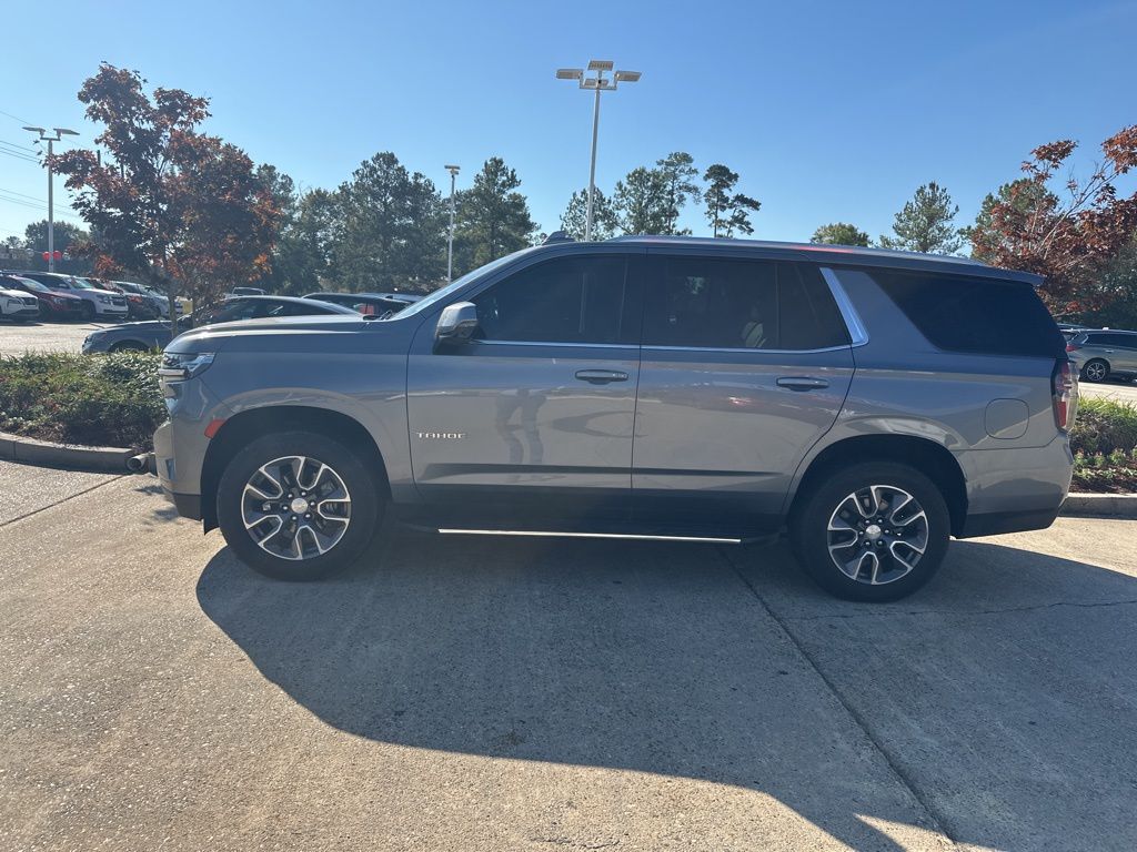 2021 Chevrolet Tahoe LT photo 2