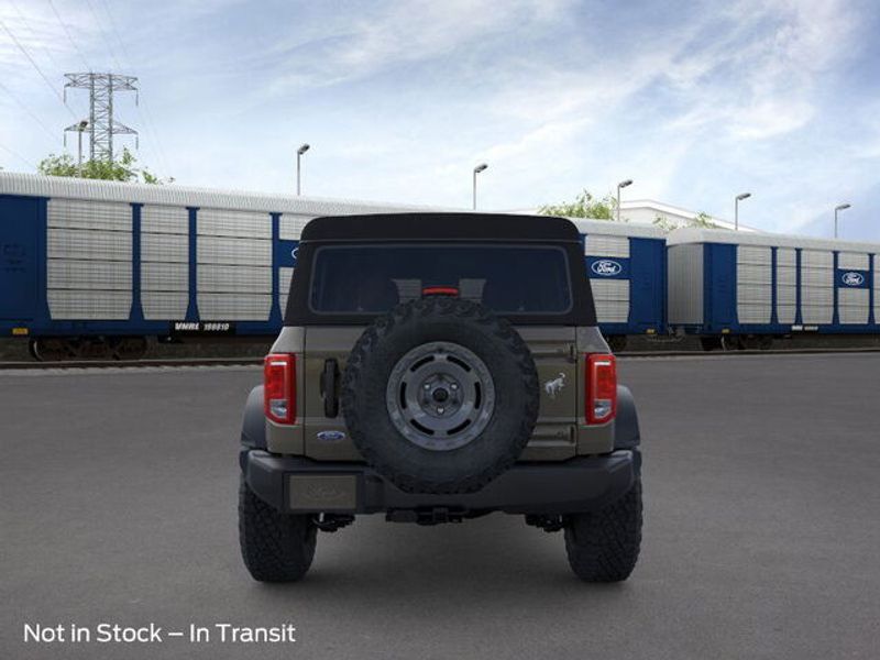 2025 Ford Bronco Base photo 5