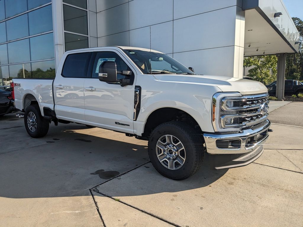 2025 Ford F-350 Lariat photo 2
