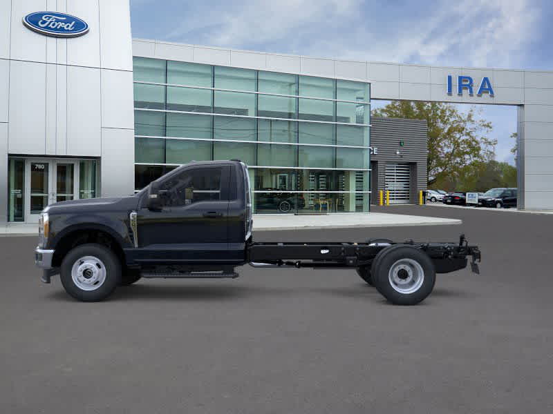 2026 Ford F-350 XL photo 3