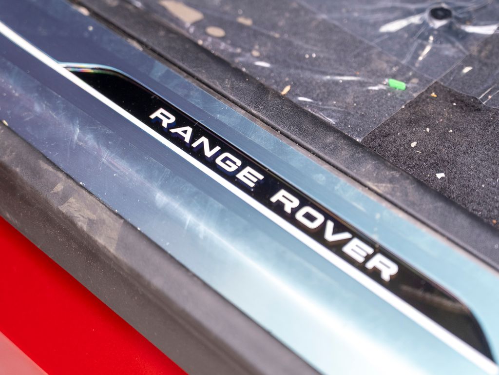 2025 Land Rover Range Rover Sport SE photo 14