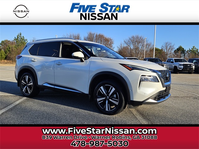 2021 Nissan Rogue Platinum's photo