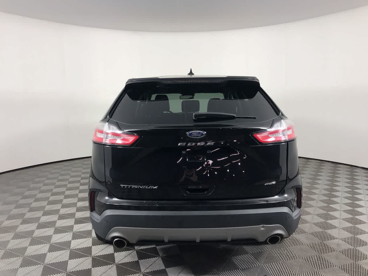2022 Ford Edge Titanium photo 7