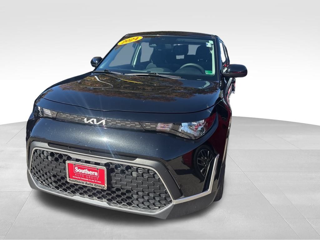 2024 Kia Soul LX photo 3