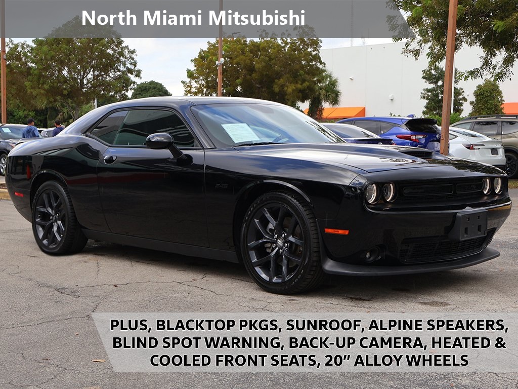 2023 Dodge Challenger R/T's photo