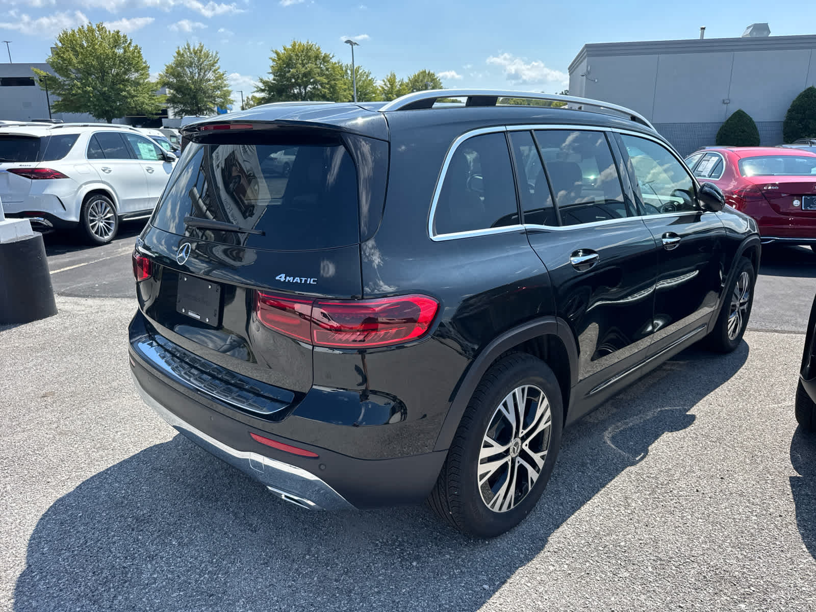 2026 Mercedes Benz GLB 250 4MATIC photo 3