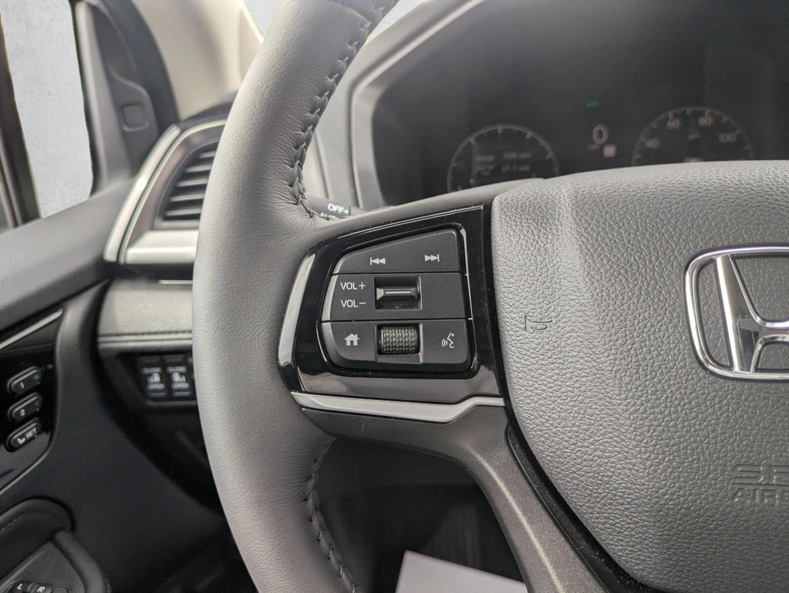 2025 Honda Odyssey Touring photo 15