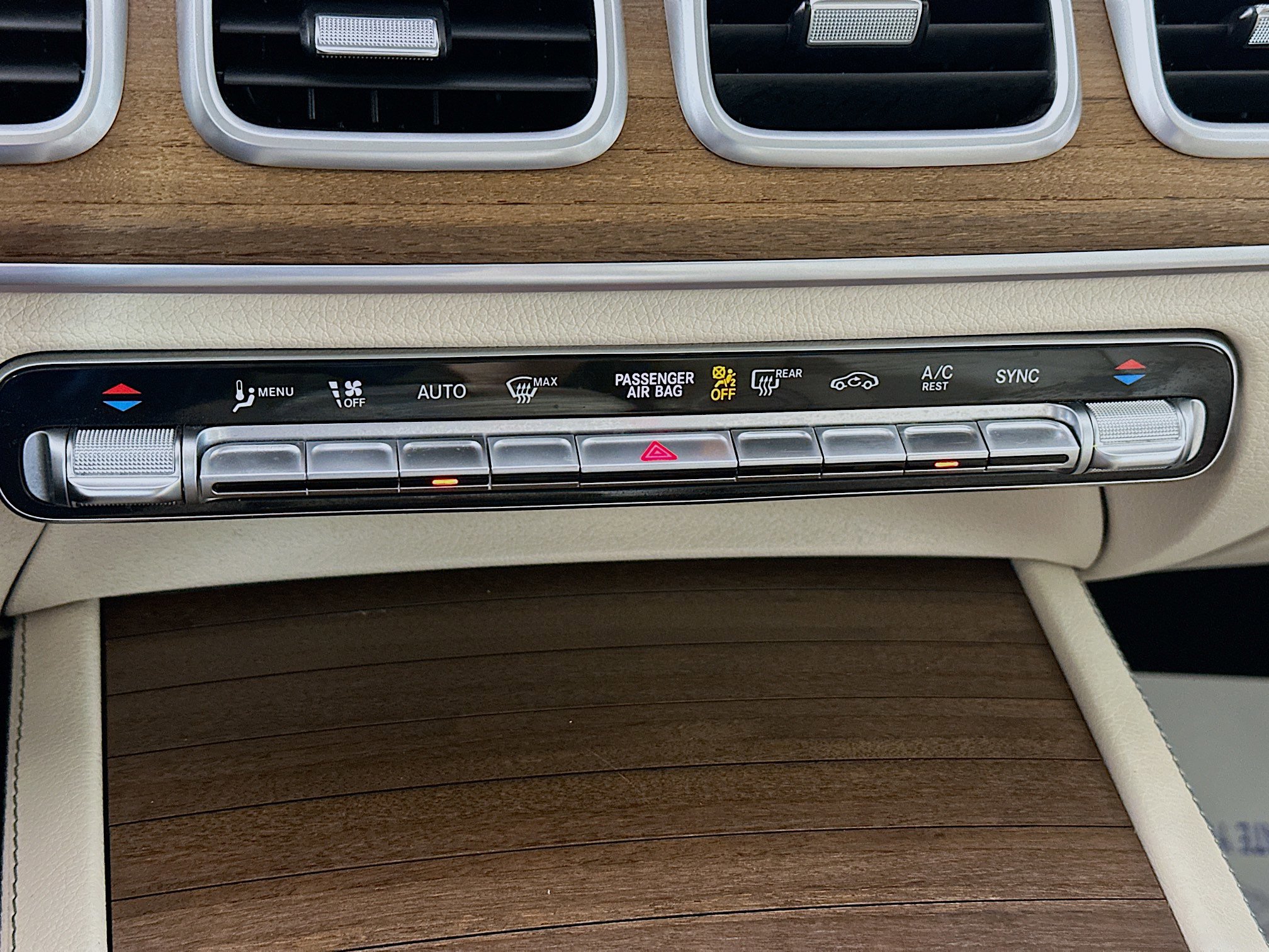 2022 Mercedes Benz GLS 450 4MATIC photo 16