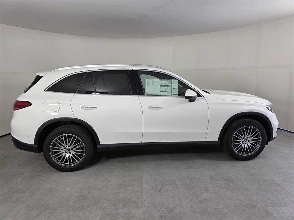 2026 Mercedes Benz GLC 300 photo 2