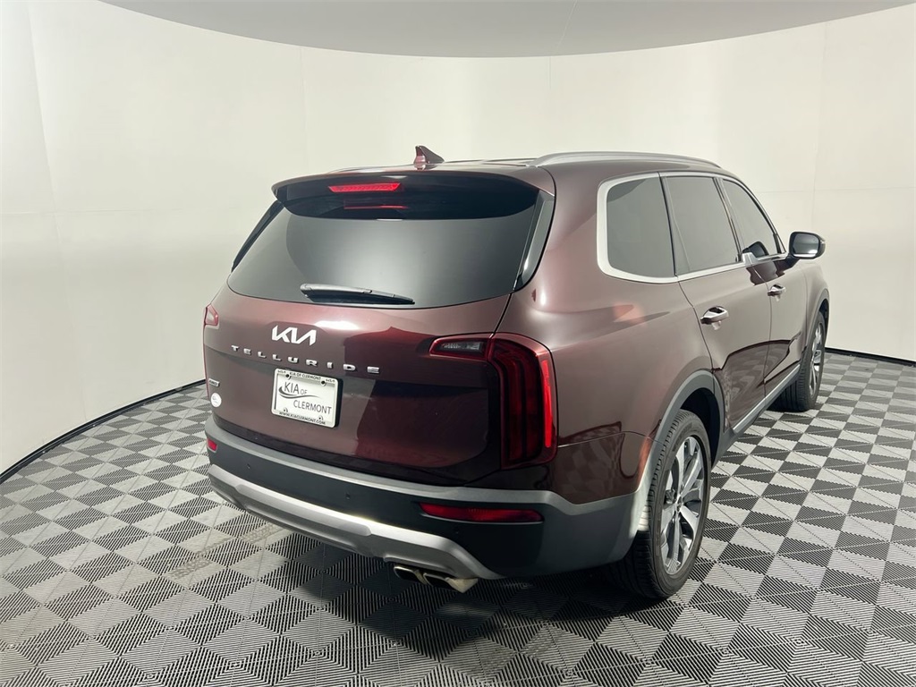 2022 Kia Telluride S photo 2