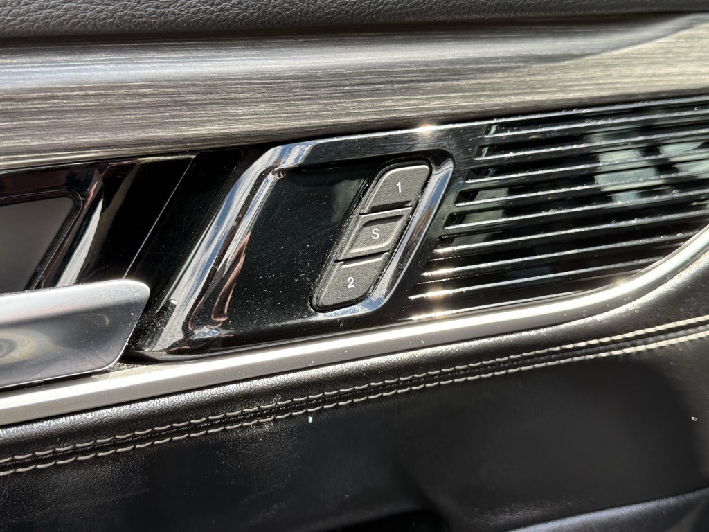 2023 Jeep Wagoneer L Series II photo 15