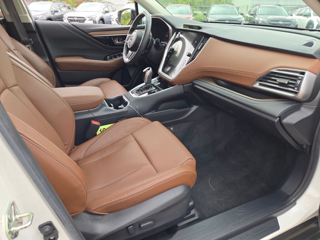 2020 Subaru Outback Touring photo 2