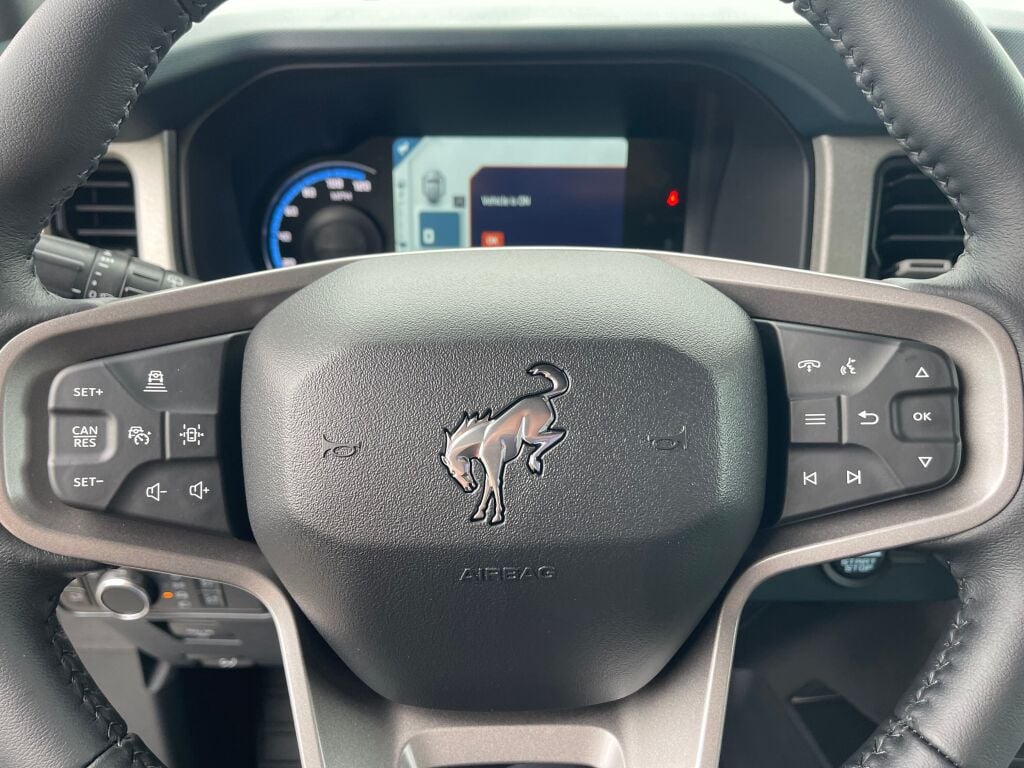 2024 Ford Bronco Outer Banks photo 11