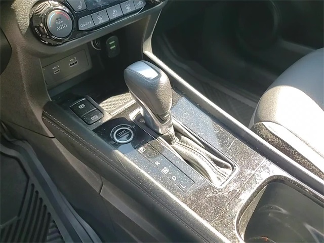 2024 Nissan Kicks SR photo 16