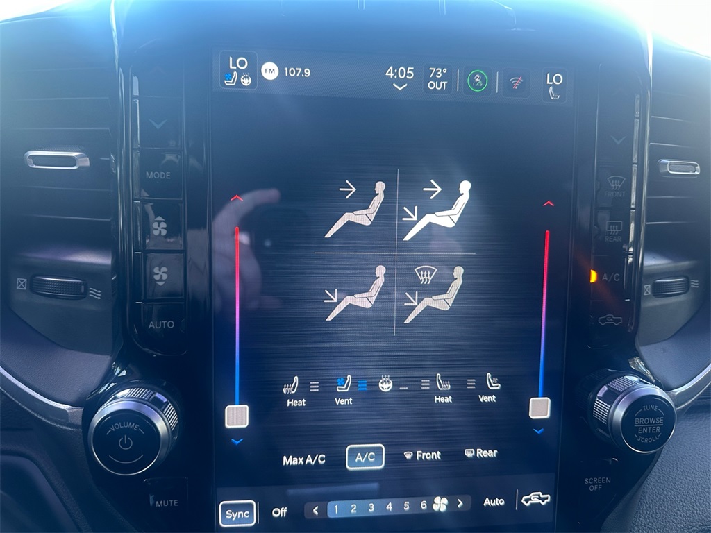 2022 Ram 3500 Laramie photo 19