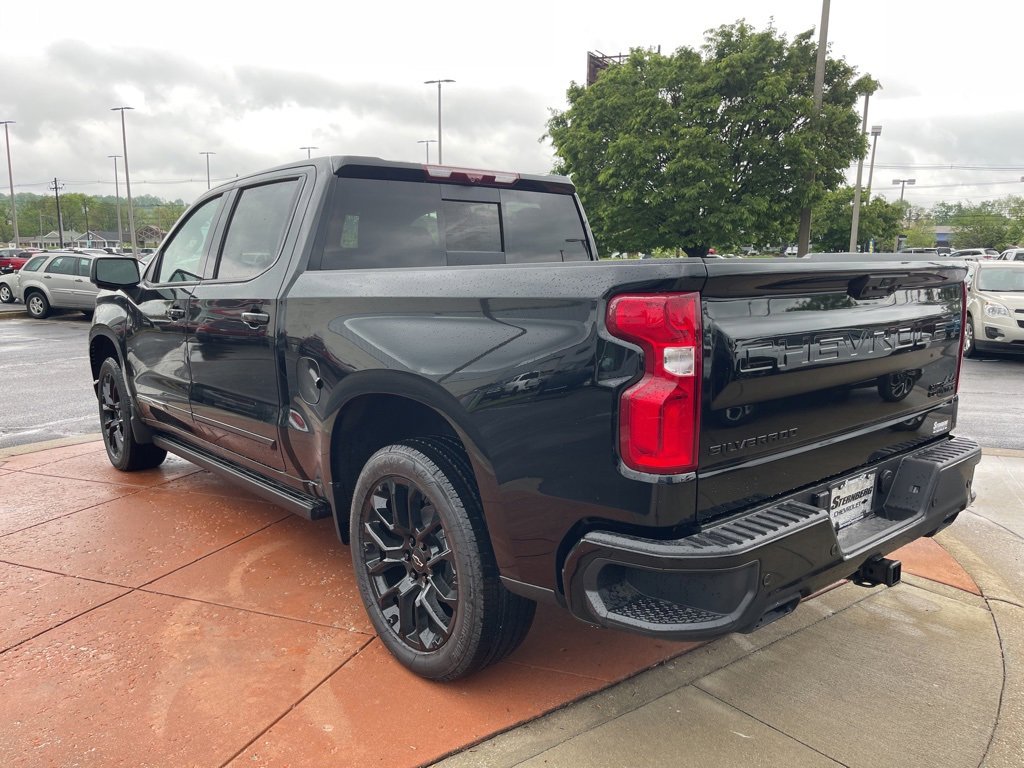 2025 Chevrolet Silverado 1500 High Country photo 11