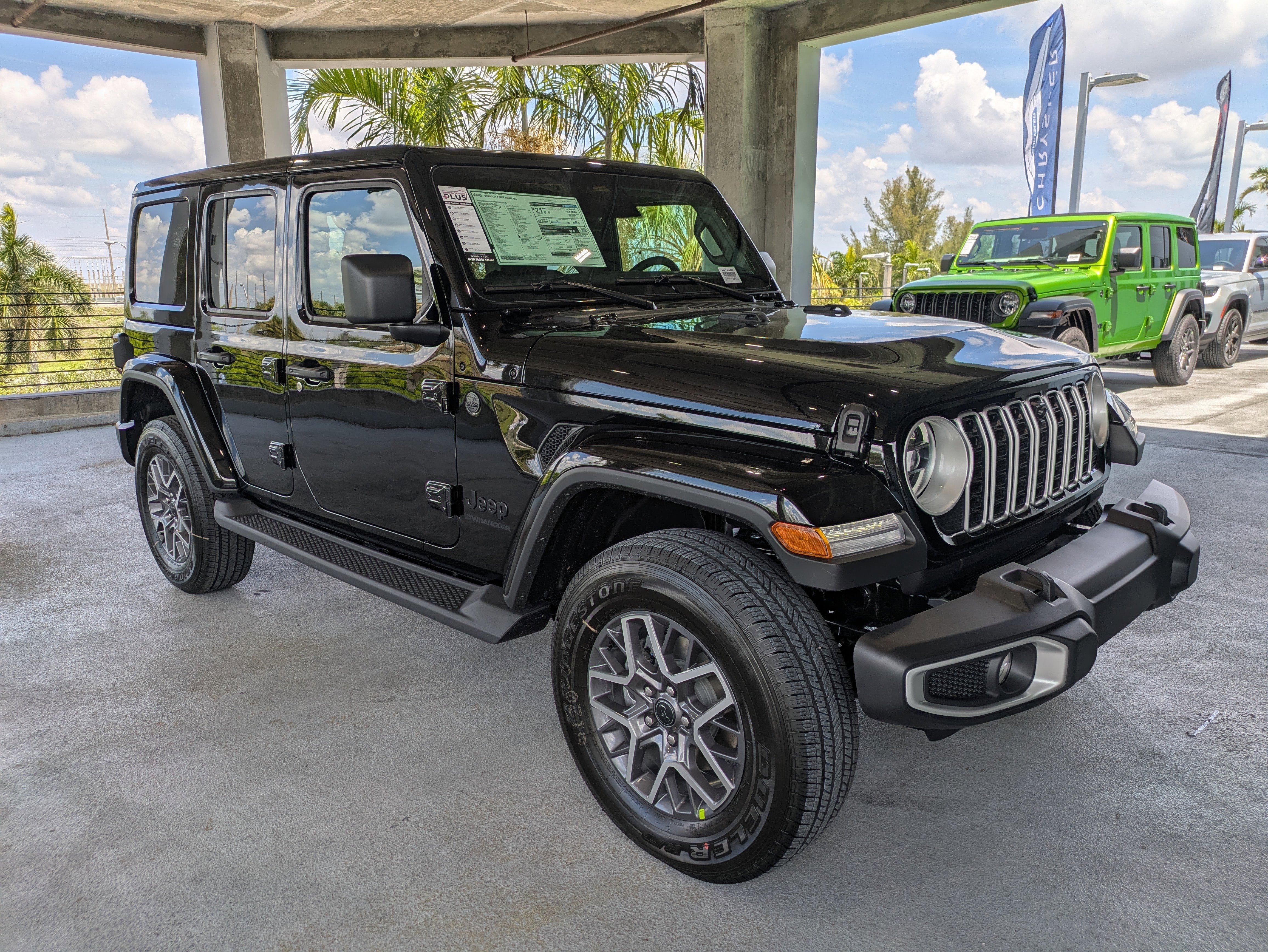 2025 Jeep Wrangler 4-Door Sahara's photo