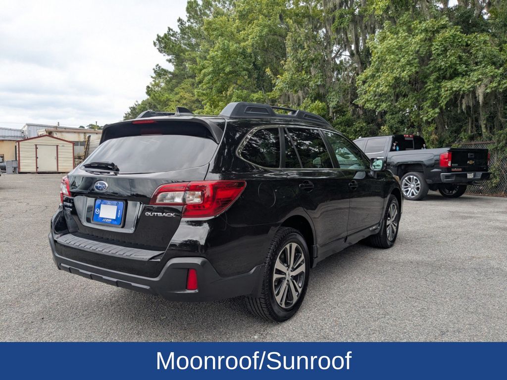 2018 Subaru Outback 2.5i Limited photo 2