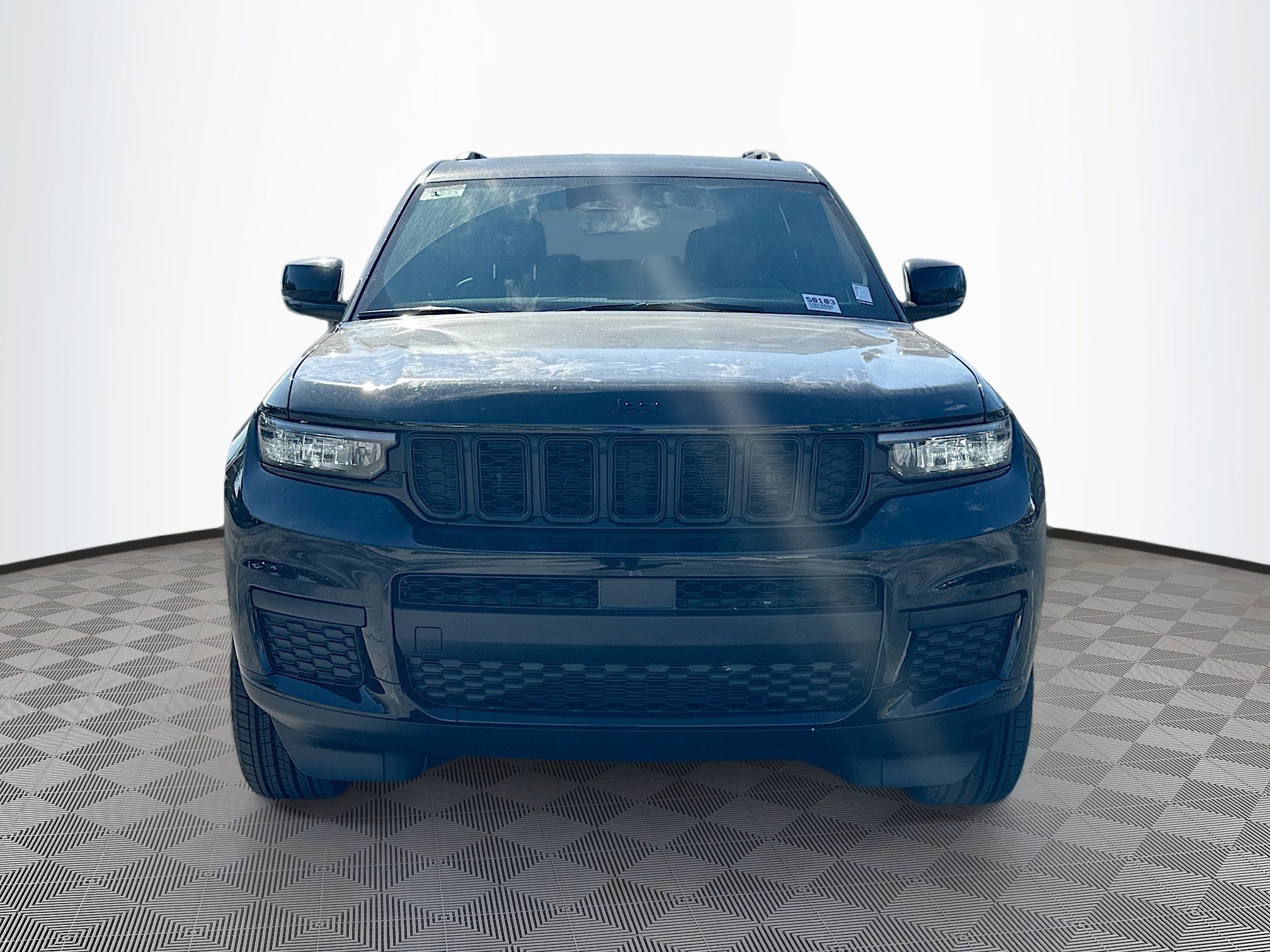 2025 Jeep Grand Cherokee Altitude photo 2
