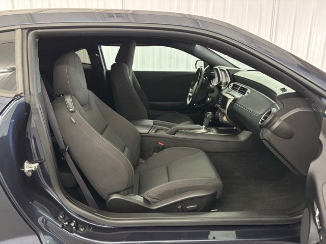 2013 Chevrolet Camaro 1LT photo 22