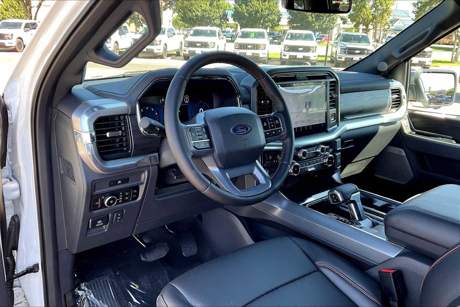 2025 Ford F-150 Lariat photo 8