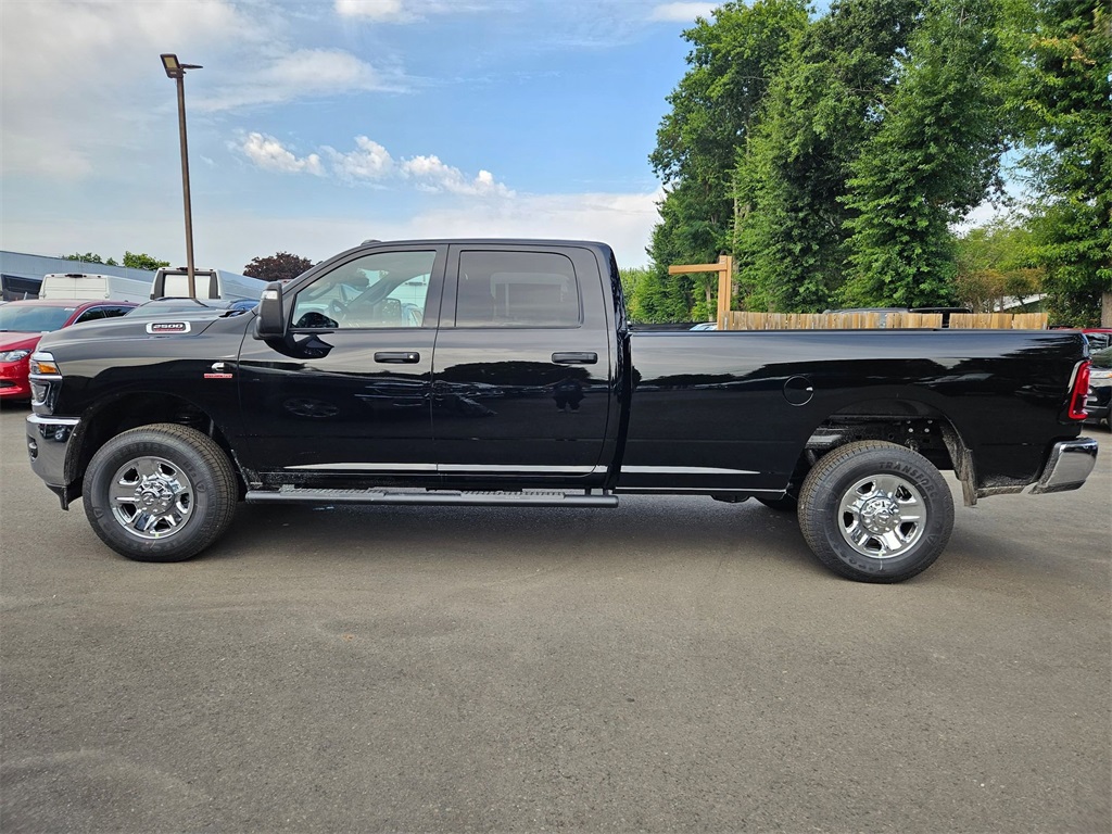 2025 Ram 2500 Tradesman photo 4