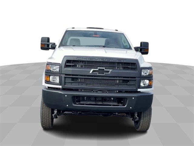 2023 Chevrolet Silverado 5500HD Work Truck photo 3