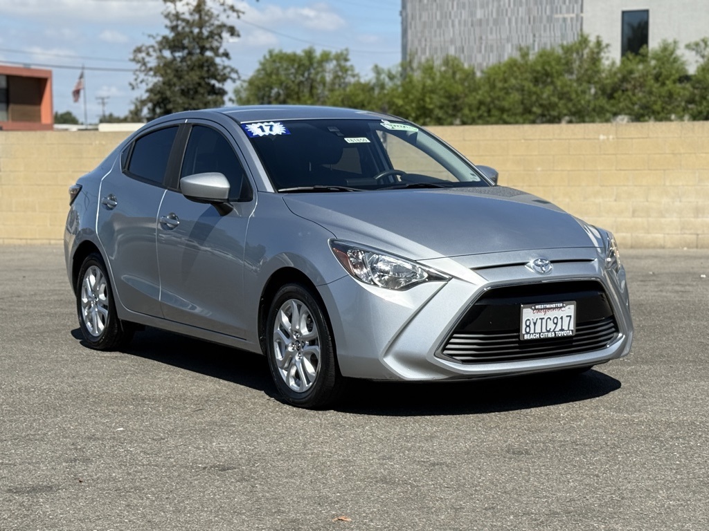 2017 Toyota Yaris iA Base photo 3