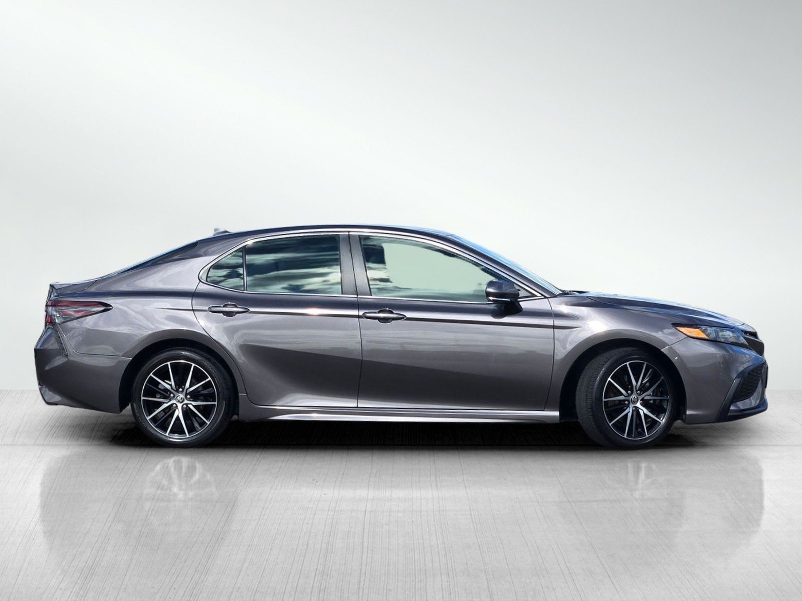 2023 Toyota Camry SE photo 2