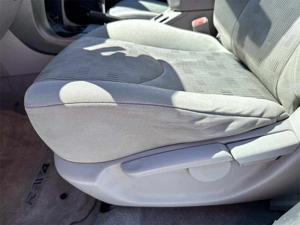 2012 Toyota RAV4 Base photo 16