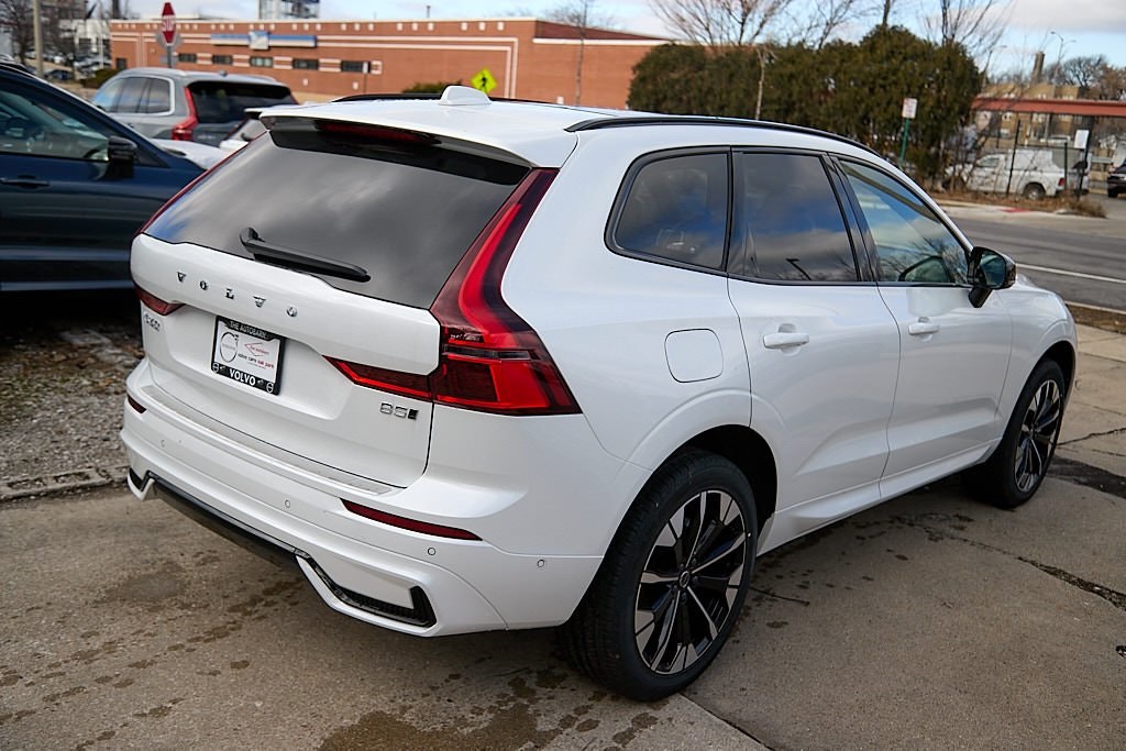 2026 VOLVO XC60 - Image 8